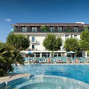 Paris *** Bellaria-Igea Marina